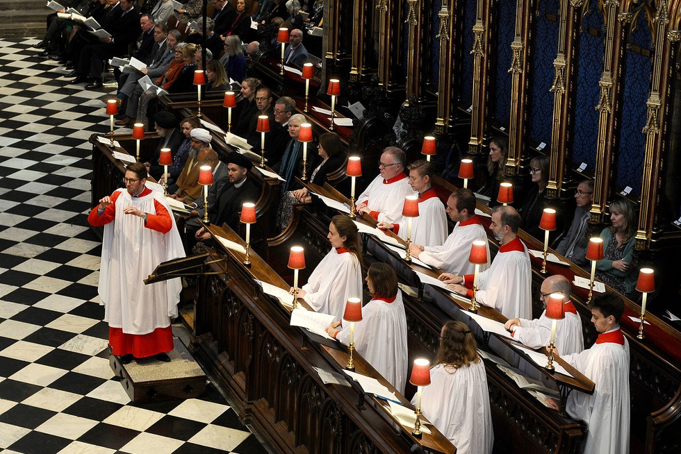 Choir performing Agnus Dei